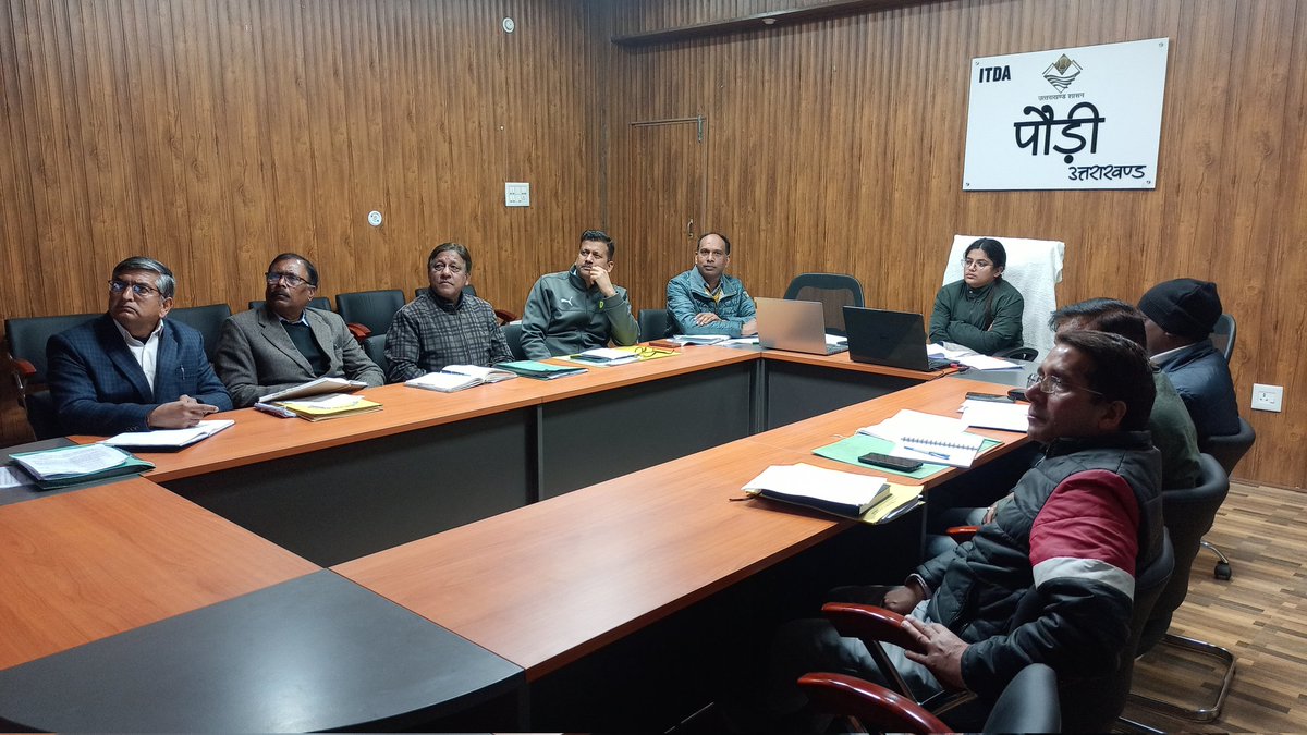 cdo_pauri's tweet photo. A VC in the chairmanship of Secretary sir of Planning Department with all districts of uttarakhand regarding the status of available infrastructure, human resources, collection of data, operations and challenges at the development block level of the concerned district. https://t.co/niSyYX4VDm