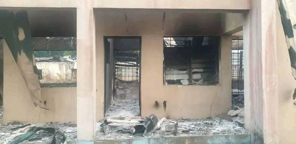 TracTerrorism's tweet photo. Unknown Gunmen #Bomb High Court Twelve Days Before General Elections in #Owerri, #Oguta LGA, #Imo State, #Nigeria
Read more: https://t.co/3I0ZvR2sJQ https://t.co/0CfjACfUpU