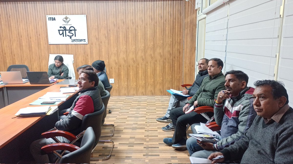 cdo_pauri's tweet photo. A VC in the chairmanship of Secretary sir of Planning Department with all districts of uttarakhand regarding the status of available infrastructure, human resources, collection of data, operations and challenges at the development block level of the concerned district. https://t.co/niSyYX4VDm