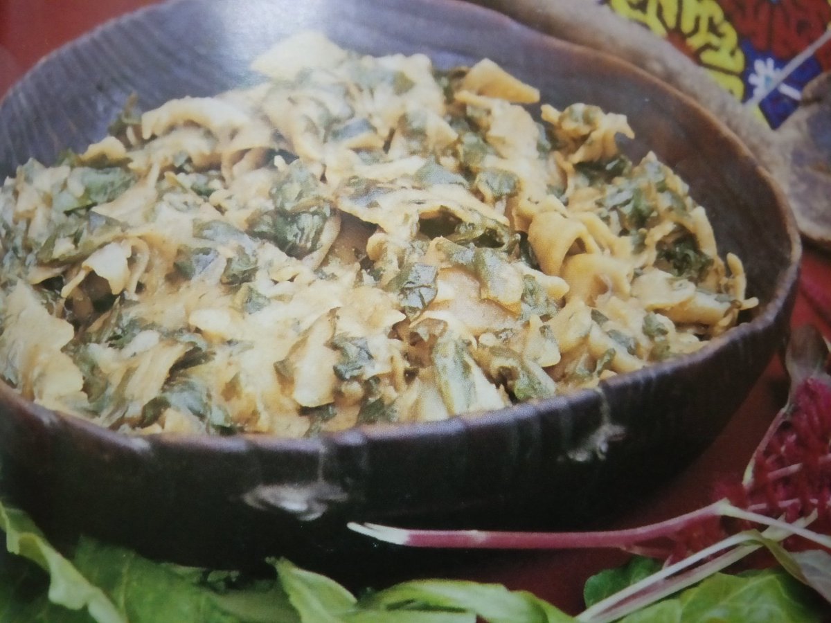 1HCuisine's tweet photo. Hoi Lo Garma (Spinach Pasta) is a pasta like cuisine that's prepared with fresh home grown green spinach leaves and flour dough rolled into a chappati to make the pasta!🍴 #foodie #hunza #traditional https://t.co/wtvMCC8gzh