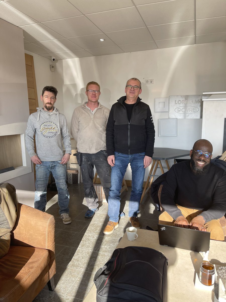 Fidel_k4's tweet photo. Nouvelle #afest contractualisée cette semaine avec l’entreprise "AG Pierres de taille " @poleemploi_RCVL et l’@afpa_cvdl .  La synergie aux services de nos bénéficiaires…
@driss_1402 @christellevanc2 @patrick_boissy https://t.co/ogjovmsWPY