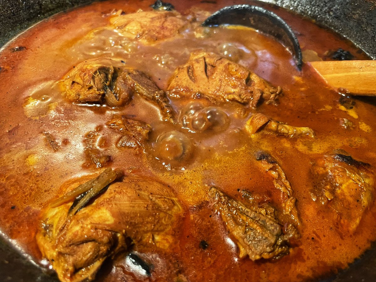 Nice and spicy chicken curry slow cooked using a Sri Lankan Jaffna style recipe. #NCSupperClubs #ValentinesDay 🌶️👌