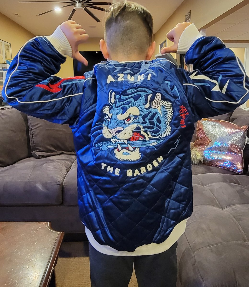 NFLAgentAdam's tweet image. Little man is stylin' &amp;amp; profilin' in his new @AzukiOfficial jacket. Great quality, great team. Thanks @ZAGABOND and squad!!