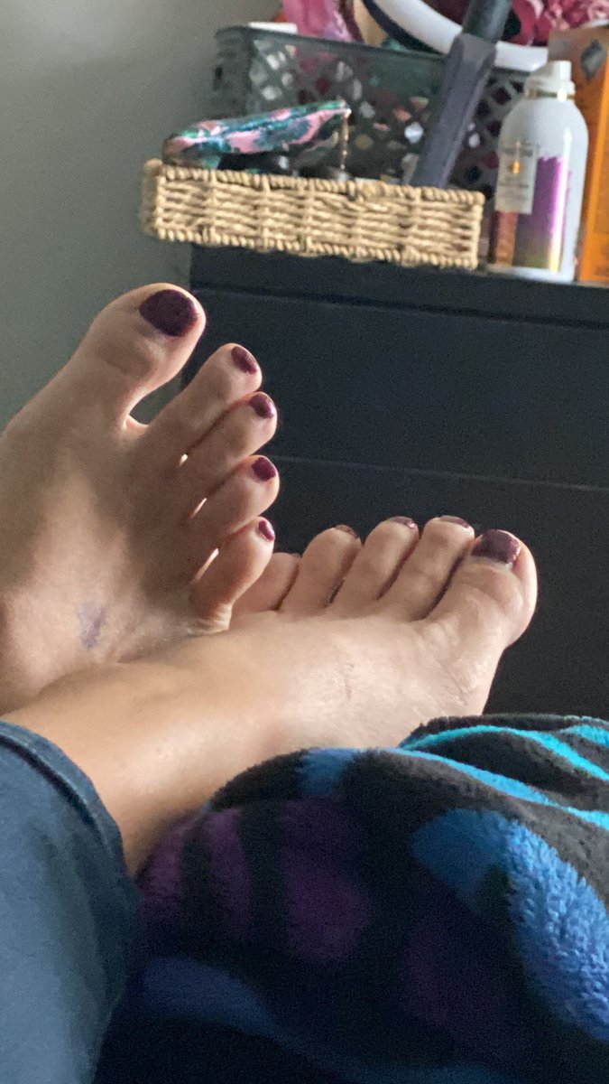 princess_katvon's tweet photo. #feet #toes #findom #cashcow https://t.co/wLI1NaMrzg