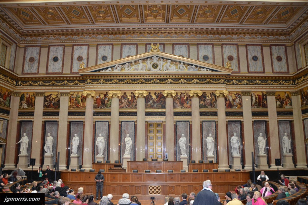 dziedzic_ewa's tweet photo. Anlässlich des 10 Jährigen Bestehens v @obr_at und für ein Ende der Männergewalt an Frauen und Mädchen weltweit habe ich die Mitstreiterinnen ins @OeParl eingeladen. Es war beeindruckend - danke an alle Rednerinnen und Künstlerinnen! ❤️ #onebillionrising #VDAY23 #stopptfemizide https://t.co/HQ4UtA2LD9