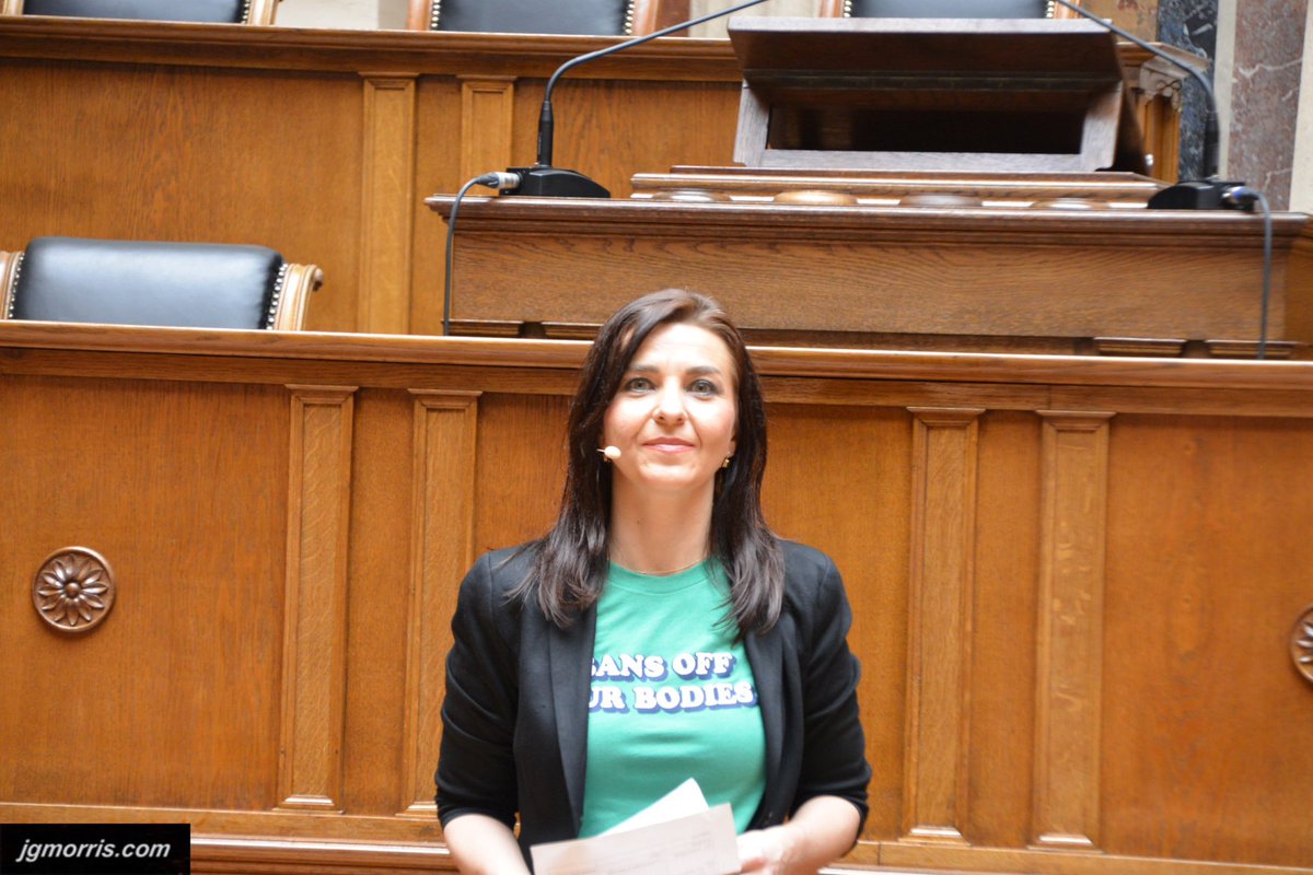 dziedzic_ewa's tweet photo. Anlässlich des 10 Jährigen Bestehens v @obr_at und für ein Ende der Männergewalt an Frauen und Mädchen weltweit habe ich die Mitstreiterinnen ins @OeParl eingeladen. Es war beeindruckend - danke an alle Rednerinnen und Künstlerinnen! ❤️ #onebillionrising #VDAY23 #stopptfemizide https://t.co/HQ4UtA2LD9