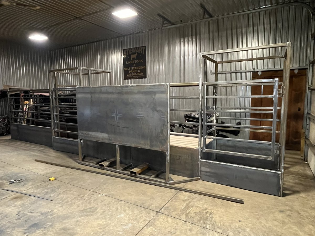 stewartlivestoc's tweet photo. Custom Made ✨SALE RING✨40ft across the back with the two alleyways. 16ft x 20ft sale ring all pinned together on a skid so it can be moved easily. This one includes an auction stand. DANG &amp; Friends Sale Fri.Mar 3 @ 4 pm EST- Colborne ON @OntAg @canCharolais @OntFarmerNews https://t.co/4vvLCnvNNy