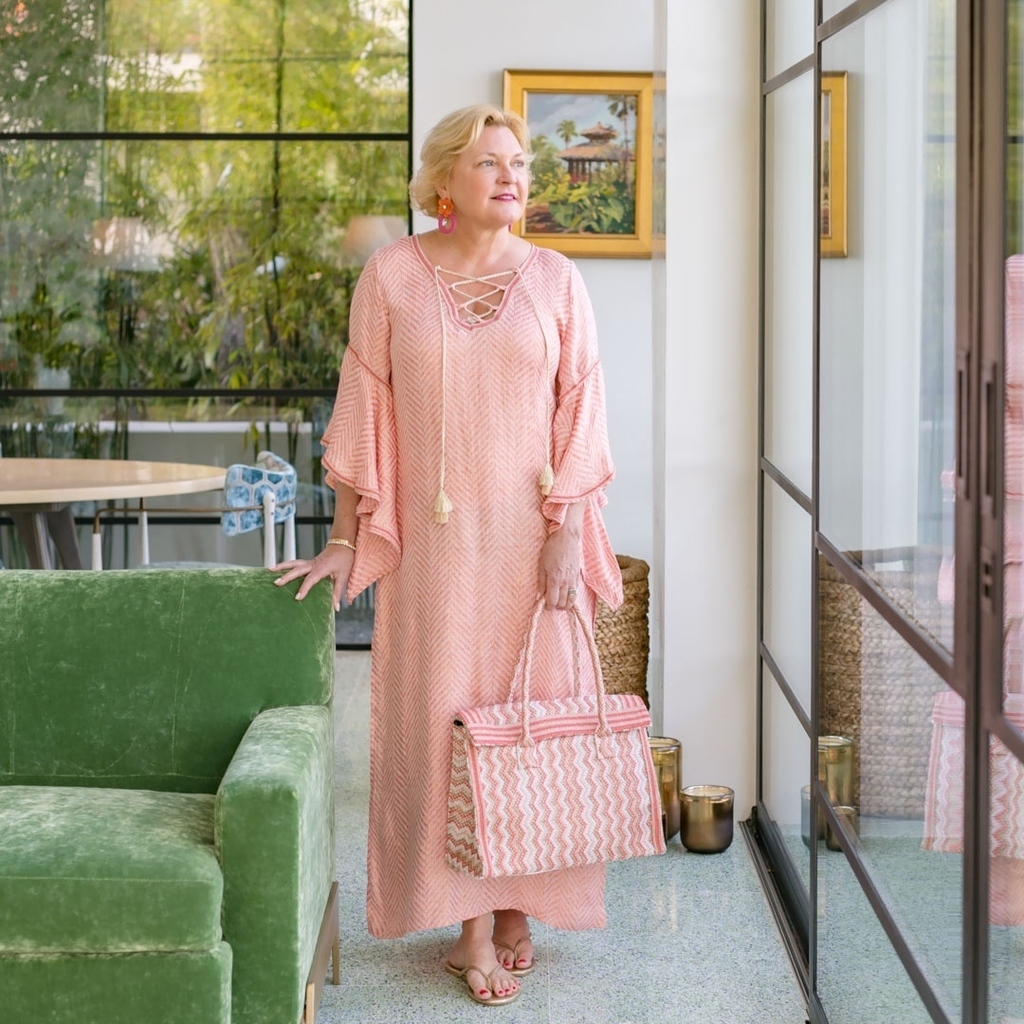 TheGrove32789's tweet image. “Say you’ll remember me standing in a nice dress, staring at the sunset, babe." Be swift to scoop it up @thegrovewp⁠
⁠
#caftanstyle #stylemaven #myfavouritecolour #boutiquesshopping #fashiondiariesootd #whatetowear #partylook #fashiongoals #stylevibes instagr.am/p/CorrqmNuJJ4/