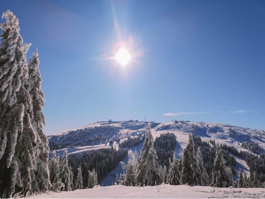 Kop_online's tweet photo. Skijališta Srbije: Poštujte signalizaciju i pravila ponašanja na skijalištu 
https://t.co/lehTHCDjaf https://t.co/WmO5gmaHFs