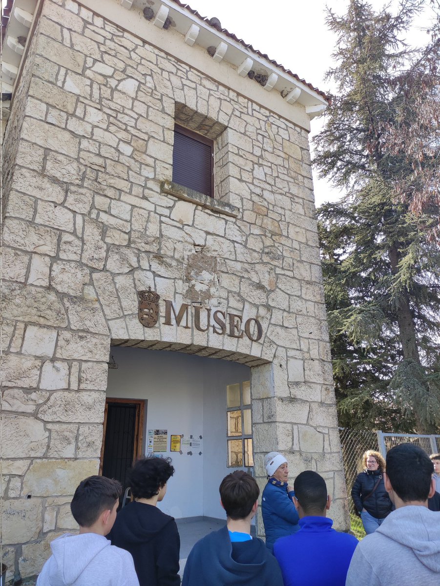 ceolasierra's tweet photo. Continuamos nuestra visita a #Arcones con su Museo de las Hundas y su Museo del Carnaval https://t.co/s2Lxt89Bin