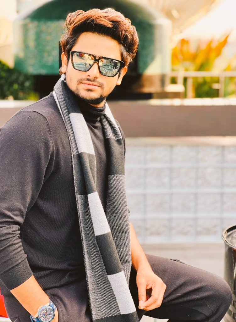 SruthiDimpu's tweet photo. Handsome boy..😎🖤🤍
@VJSunnyOfficial https://t.co/RMZcKNTUR7