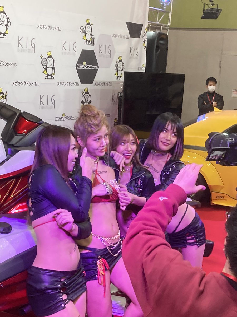 誰か〜リアステップ売ってくれ〜🏍
#CBR400F

最近ホイコーローが好き😋