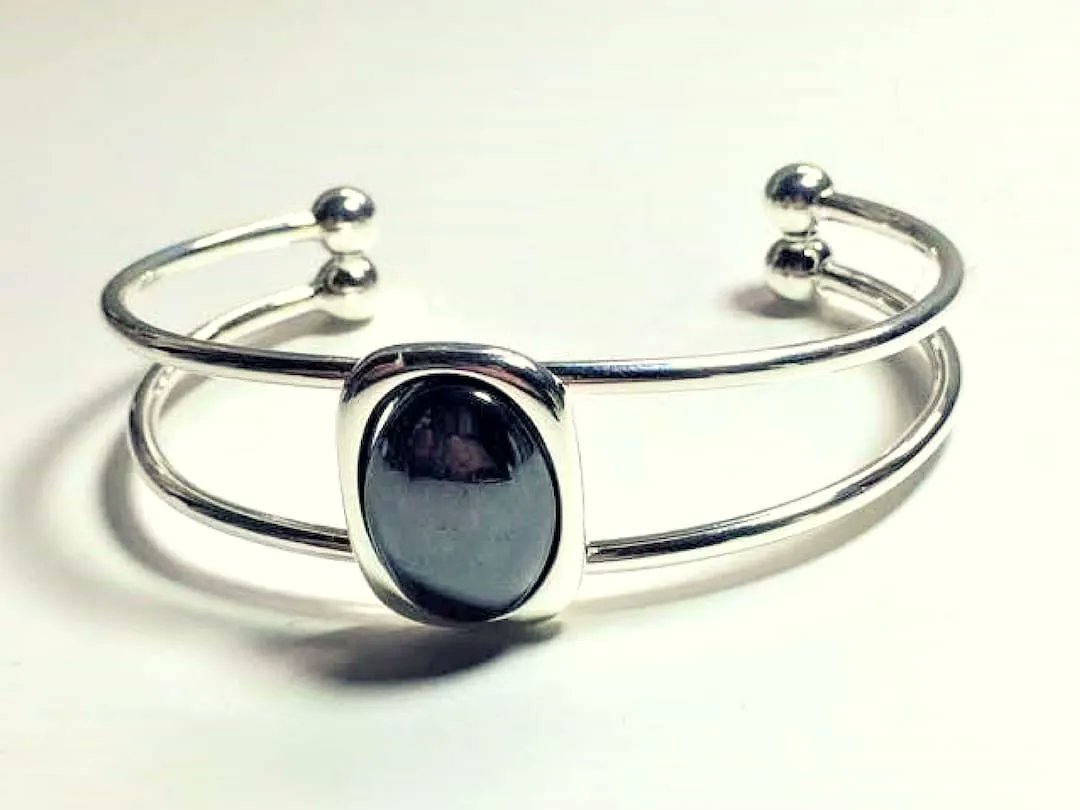 WickedFishBiz's tweet photo. Abacus in Hematite - https://t.co/rksPz1DQcg #bangle #cuff #handmadebracelet #bluegoldstone #craftbizparty #handmade #etsy #jewellery #bangles #statementjewelry #statementjewellery #cuff #cuffbracelet #adjustable #statementpiece #bangleset #banglebracelet https://t.co/xvAbK5aUEx