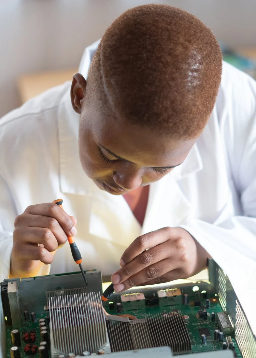 critical_making's tweet photo. It's been awhile since the #criticalmaking mentorship programme began, and it's been such an inspiring ride! 🤩 Get to know our mentees, their amazing #opensourcehardware projects, and the thought-provoking mentoring workshops we've had so far: https://t.co/507dIZ7rVw https://t.co/z2j8GmdFSs