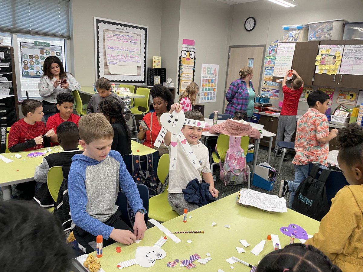 CyprusGE's tweet photo. Friendships are being made on Cupid’s day! Thank you PTO and room moms for planning and hosting a fun party of bingo, crafts, and sweets! @HumbleISD_GE @GrovesPto @Angela_bland1 #friendshipparty #bekind #spreadlove #energybus https://t.co/g5r6zc5ThA