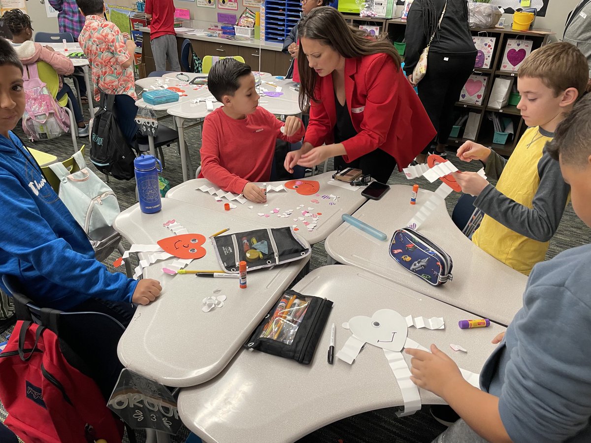 CyprusGE's tweet photo. Friendships are being made on Cupid’s day! Thank you PTO and room moms for planning and hosting a fun party of bingo, crafts, and sweets! @HumbleISD_GE @GrovesPto @Angela_bland1 #friendshipparty #bekind #spreadlove #energybus https://t.co/g5r6zc5ThA