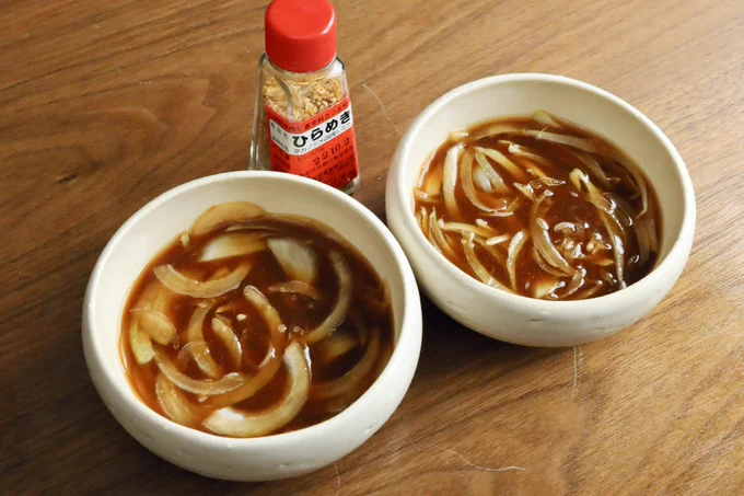 ❶炊飯器にAを入れ通常炊飯!(1時間経ったら止める)A玉ねぎ半分(薄切り)A長ネギ2本(5㎝幅)A潰しにんにく2片A生姜薄切り1片A手羽元10本A水650㏄A酒50㏄A塩小半分❷Bを混ぜる(たれ)B醤油大4B水大3B砂糖大1～2B酢大2Bからし&にんにくチューブ各大半分Bスライス玉ねぎ1/4個B一味少々 