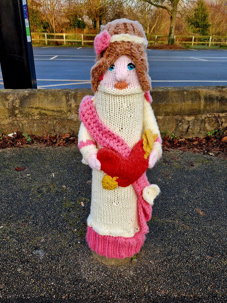 Those witty little knitters have been out in #ilkley once again 😀.
#Ilkley #Yorkshire #ilkleymoor #knitting