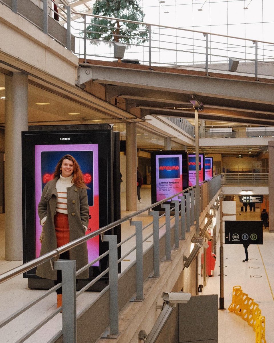 Mon podcast AMOURS à Gare du Nord 🥰

Merci à <a href="/amazonmusic/">Amazon Music</a> et <a href="/AcastFR/">Acast France</a> pour cette belle mise en avant. Trop contente ! 
J’y suis allée ce matin, il y’a beaucoup d’affichages et je suis aux côtés d’autres podcast trop chouettes. C’est en gare depuis samedi et jusqu’au 16 février !