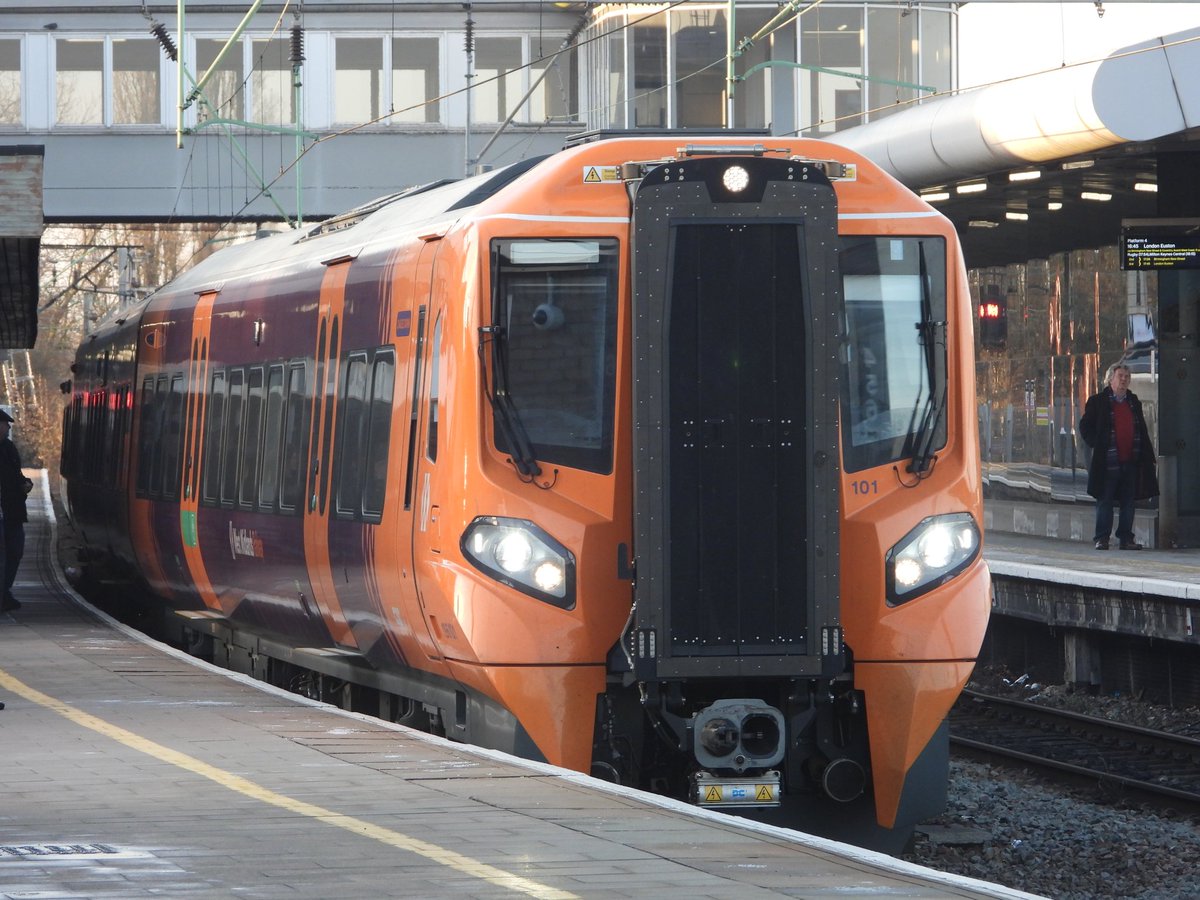 DanSpotter86's tweet image. Ain't This Futuristic!!!

Newly Aquired Wedt Midlands Railways Class 196101 arrives into Wolverhampton on a Shrewsbury yo Birmingham New Street service on February 14th 2023. #westmidlandsrailways #class196 #futuristic #stourvalleyline #Wolverhampton