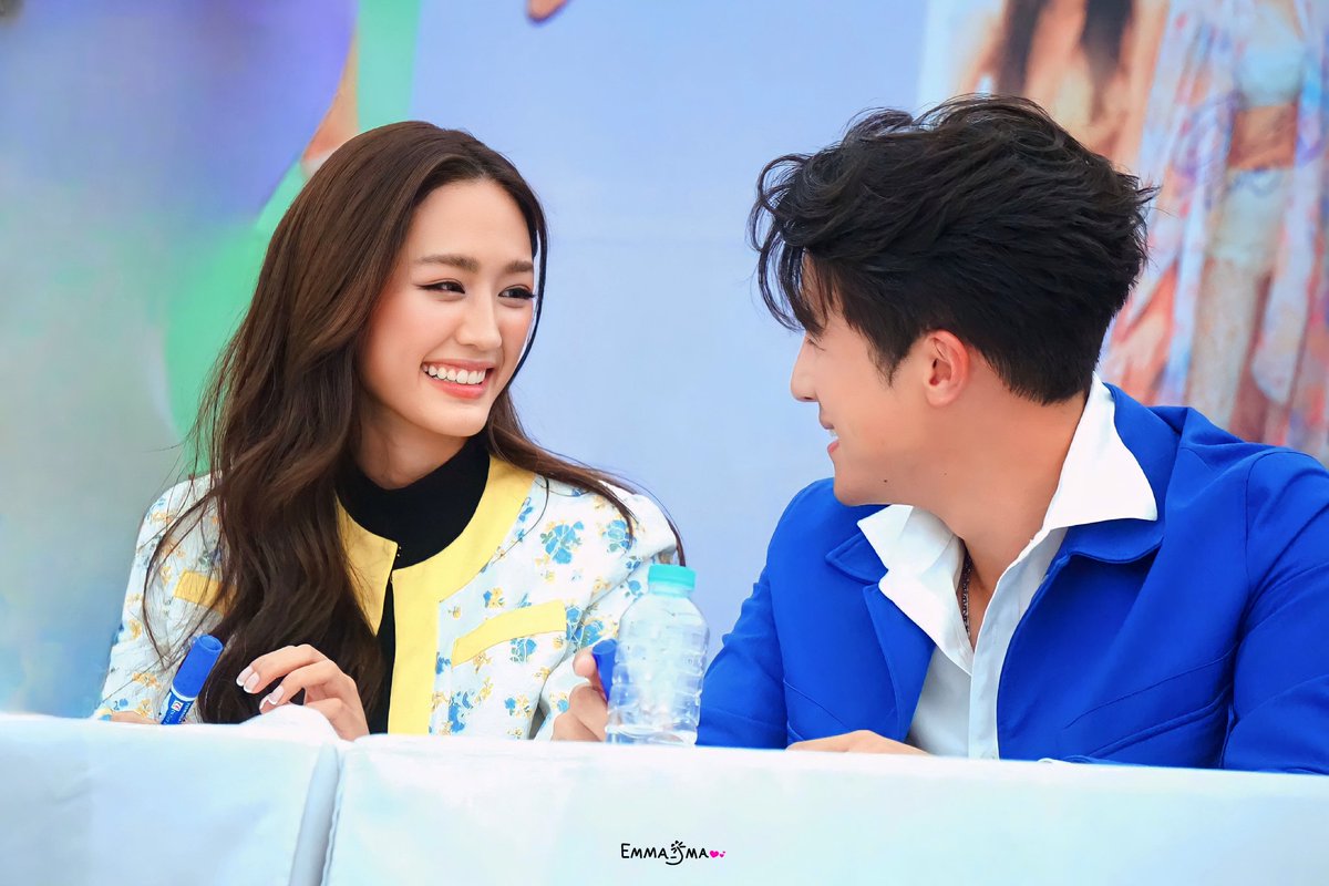 Emma__jma's tweet image. ..ส่วนตัวล้วนๆค่ะ😳😳☺️☺️ ชอบฟิลลิ่งแบบเน้ น่าร๊ากกก คืนนี้เรามาตามดูกันต่อค่ะ..👌🏻👌🏻🙈🙈
#เจมส์มาร์  #jamesma
#เพราะรักEP7