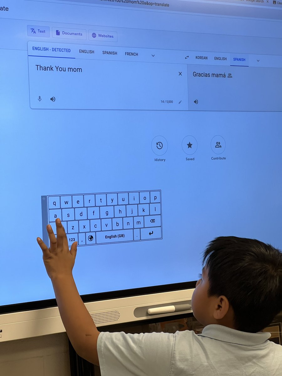 Student: My mom cannot read English, and I’m not great at writing Korean. Can you help me?
The whole class participated & another student wanted to write in Spanish for his mom. #techquity #JCPSDigIn #GoogleTranslate