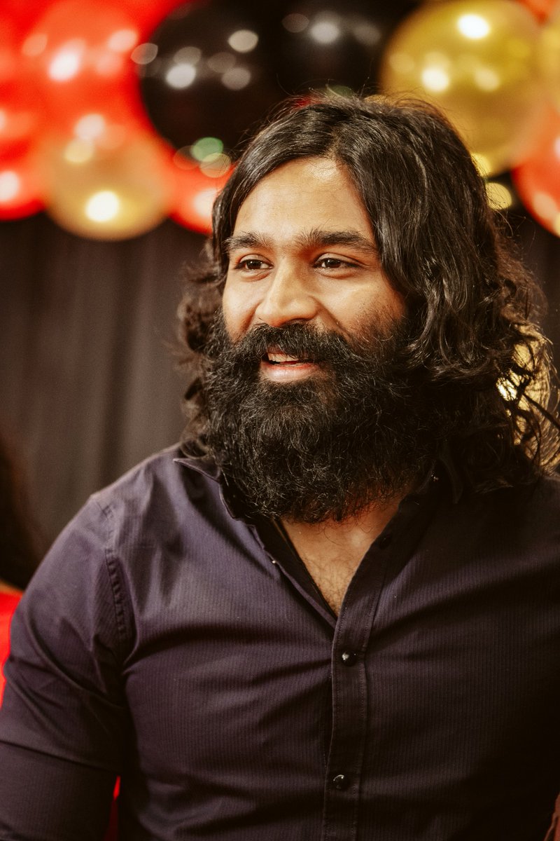 cinivilla's tweet photo. • Men with Beard 🧔 are always rugged 💥🥵

MR.D showing some 'MASS' just through his looks. 🥶

#Vaathi | #VaathiPromotions https://t.co/i8Pc8WcJBV