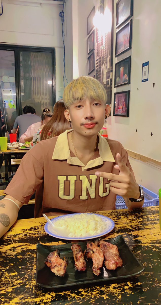 SeanYuthy's tweet photo. HAPPY VALENTINES DAY ❤️ https://t.co/7gzvbRRnrb