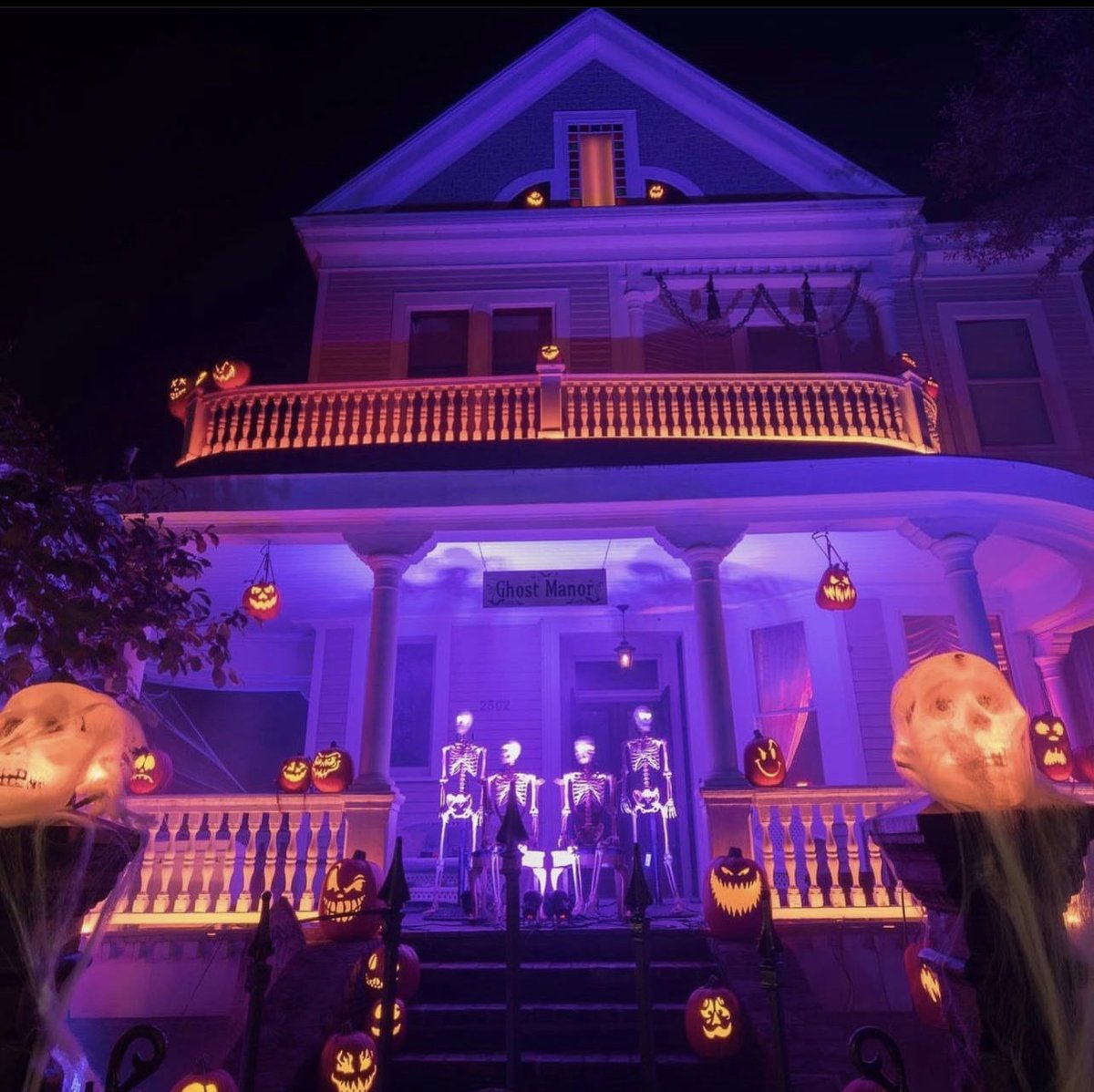 Halloween decor goals