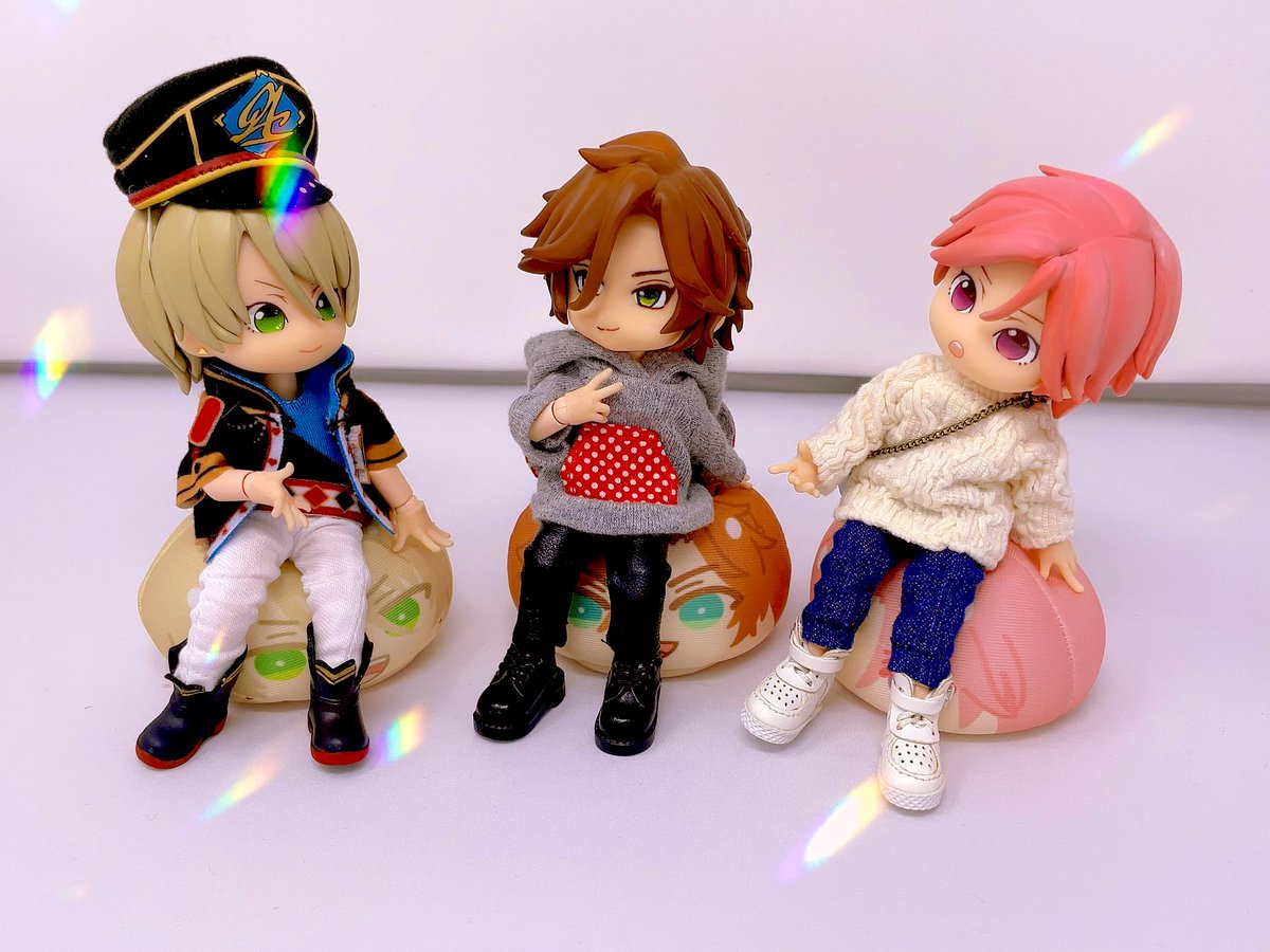 49ensemble's tweet photo. ポシェットのお目目入れまで終わりました…
撮影ブース貸して頂いてめちゃくちゃ綺麗に撮れた〜💓

7時間ぶっ通しで作業して後半流石に目が見えなくなってわろたでしたwww
3人がいてくれたから頑張れたよぉぉ😭❤️‍🔥

明日はお口描いてパーツつけるぞ〜💪('ω'💪)

#49ensemble https://t.co/8xvyhU5hKV
