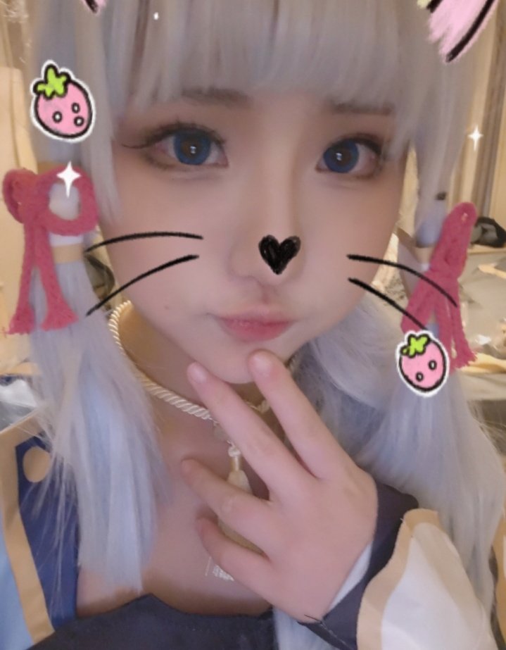 MINGYU1002_'s tweet photo. 😼🍓

#cosplay #Genshinlmpact #ayaka #KamisatoAyaka #ValentinesDay https://t.co/6zXsbjgsHg