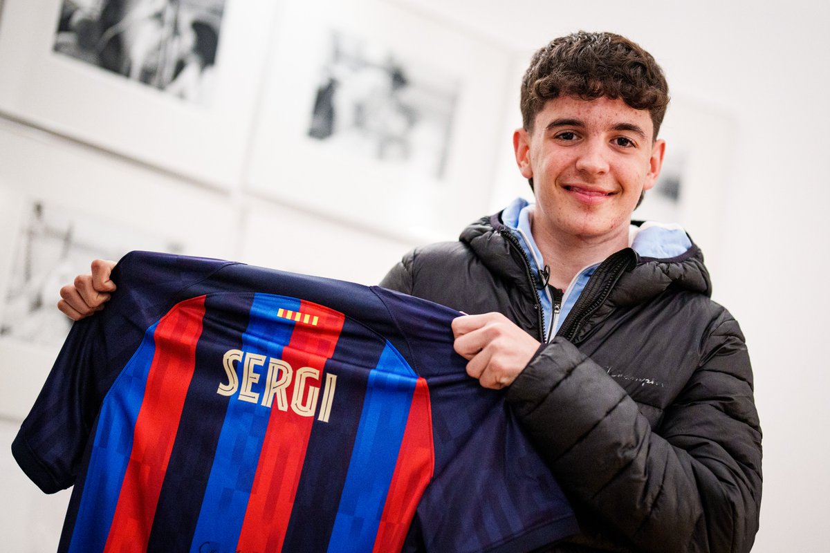 💪International Childhood Cancer Day 
Sergi, and a unique experience. Thank you for your support @RonaldAraujo_4 💙❤️   #MésQueUnClub @FEVillavecchia 

Full Story: foundation.fcbarcelona.com/news/cancer-ar…