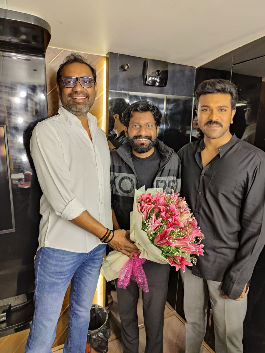 BuchiBabuSana's tweet photo. Thank you very much @AlwaysRamCharan❤️🤗🙏🏼 Sir for making this birthday more special n memorable..I am also eagerly waiting to get on to the sets soon sir...I will definitely live up to the trust you kept on me sir...God Bless🙏🏼

Thank you one and all for ur warm wishes 🙏🏽 https://t.co/2ARuicPxq7