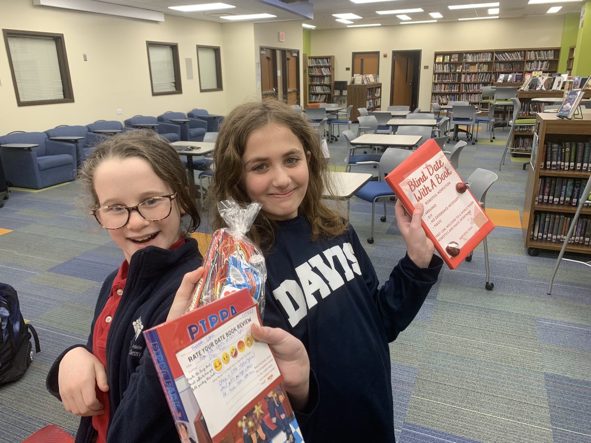 21stStacy's tweet image. We had our 1st book finisher! @Davis_Academy #davis6 #blinddatewithabook