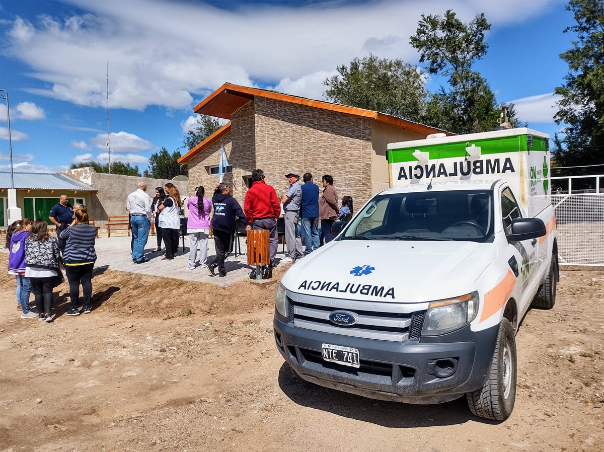 Con mucha alegría, ayer reinauguramos el Centro de Salud de #ConaNiyeu. 
A través del trabajo conjunto entre Salud, autoridades locales y Comisiones de Fomento, el #Caps, que brinda atención a  200 habitantes, se encuentra a disposición de la comunidad con espacio renovados.