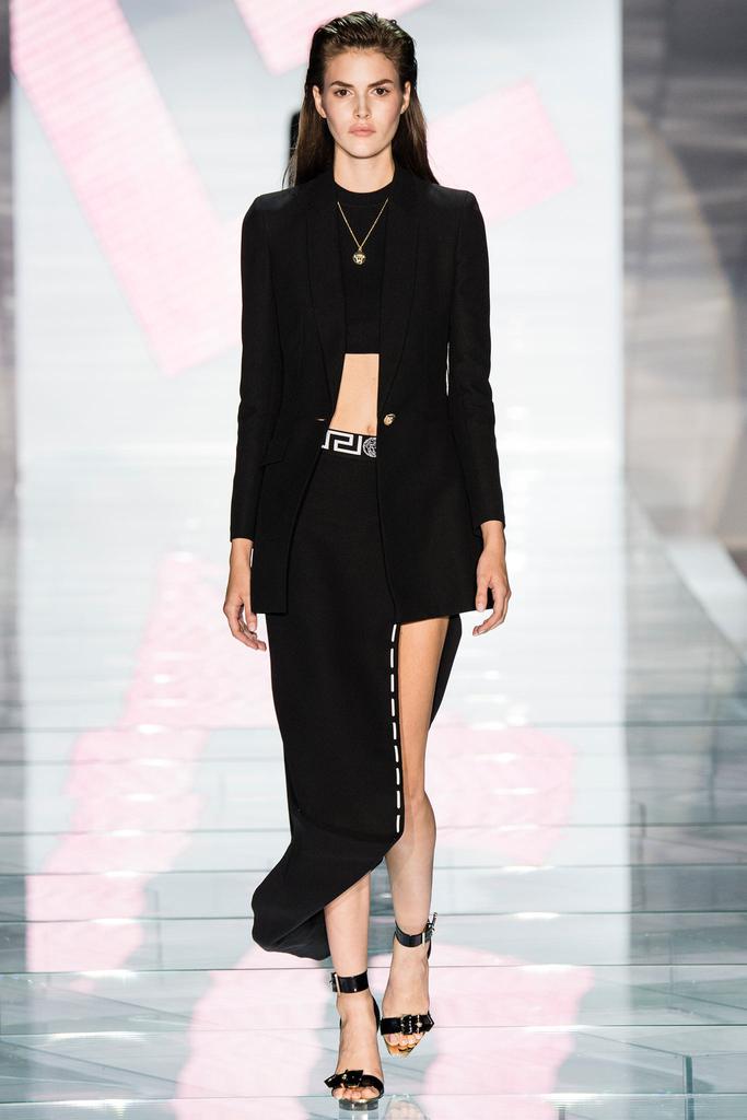 modaduskunucom's tweet photo. Versace #2015 İlkbahar Koleksiyonu
https://t.co/bw1YZU4XTx

#Ilkbahar #ReadyToWear #Spring https://t.co/4fSYmMGVxj