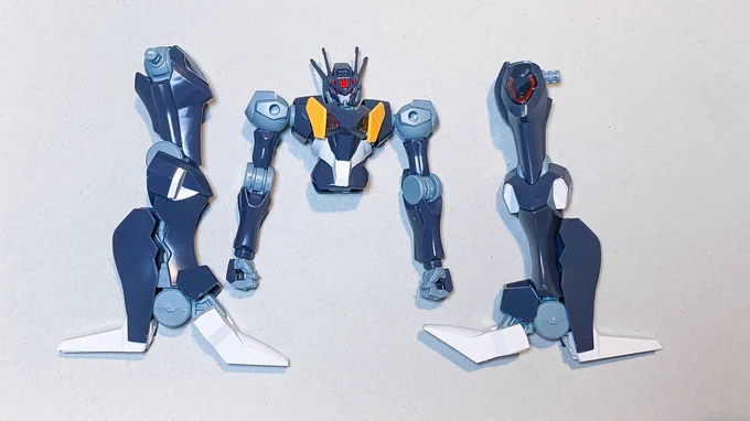 キッチンでガンプラ両足できたー! 