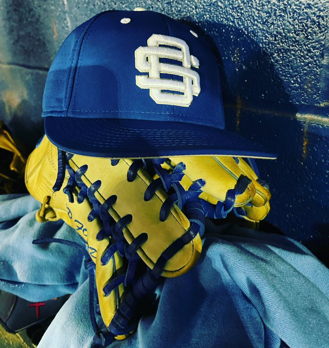 Come join us again tonight at Greyhound Park for Game 2 against the Hornets!

JV at 5, Varsity at 7!

#OSBaseball | #OStheBEST