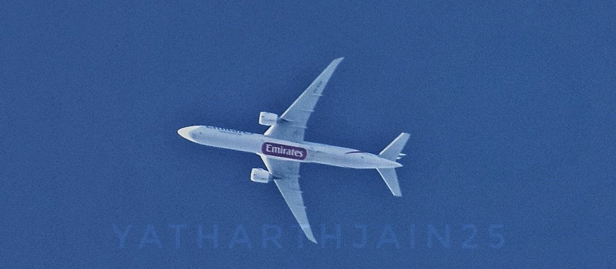 YATHARTHJAIN25's tweet photo. #Airline:- #Emirates
#FlightNo:-EK517
#Registration:- A6-EQG
#Age- 5yrs old
#CrusingAltitude:- 34000ft.
π«- @DelhiAirport
π¬- @DXB
#AvGeek #photography #love https://t.co/Z8yDPcRvnU