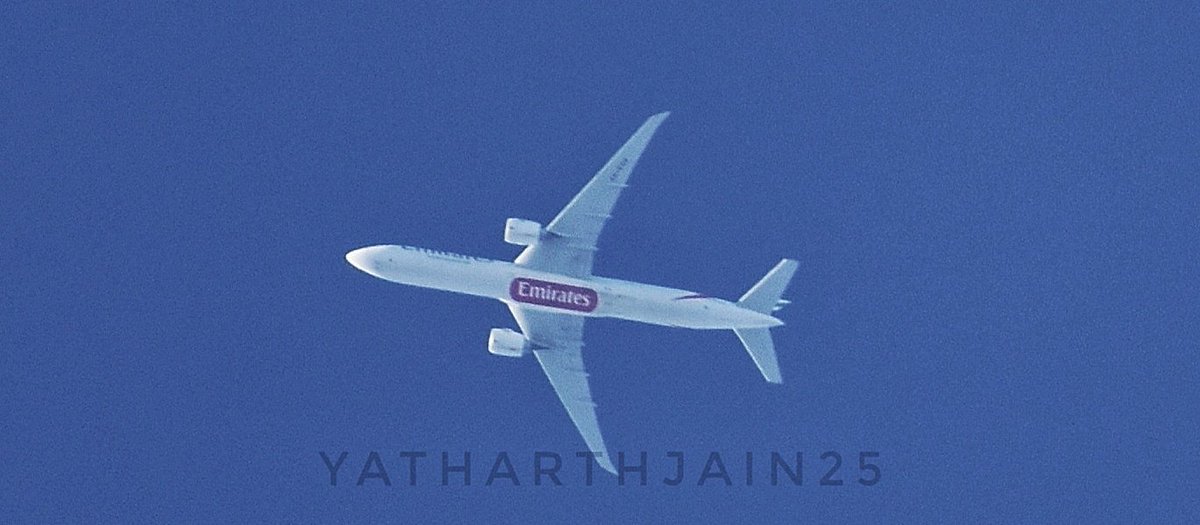 YATHARTHJAIN25's tweet photo. #Airline:- #Emirates
#FlightNo:-EK517
#Registration:- A6-EQG
#Age- 5yrs old
#CrusingAltitude:- 34000ft.
π«- @DelhiAirport
π¬- @DXB
#AvGeek #photography #love https://t.co/Z8yDPcRvnU
