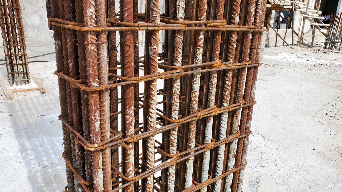 40 pieces of D25 rebars for this one column.