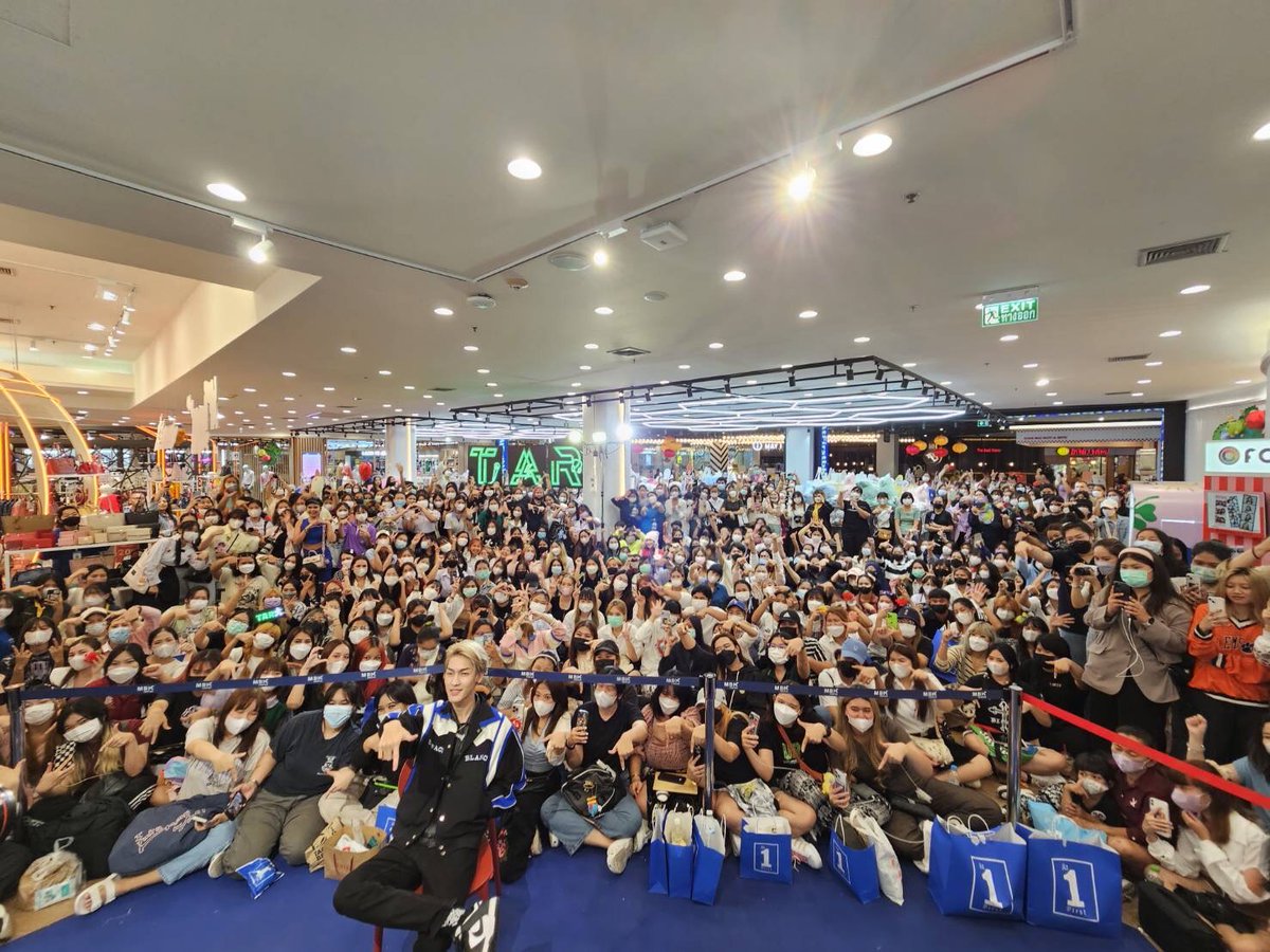 TARAtiwatOFC's tweet photo. รักสุด 💯💚
#LoveAtFirstSitexTaratiwat  #Tarayessir  💪🏾💚 #Taratiwat
@atiwat_tar 

ขอบคุณรูปบรรยากาศงานจากทาง 
atfirstbkk ด้วยนะคะ 🙏💯 https://t.co/Nn4TjL4hHC