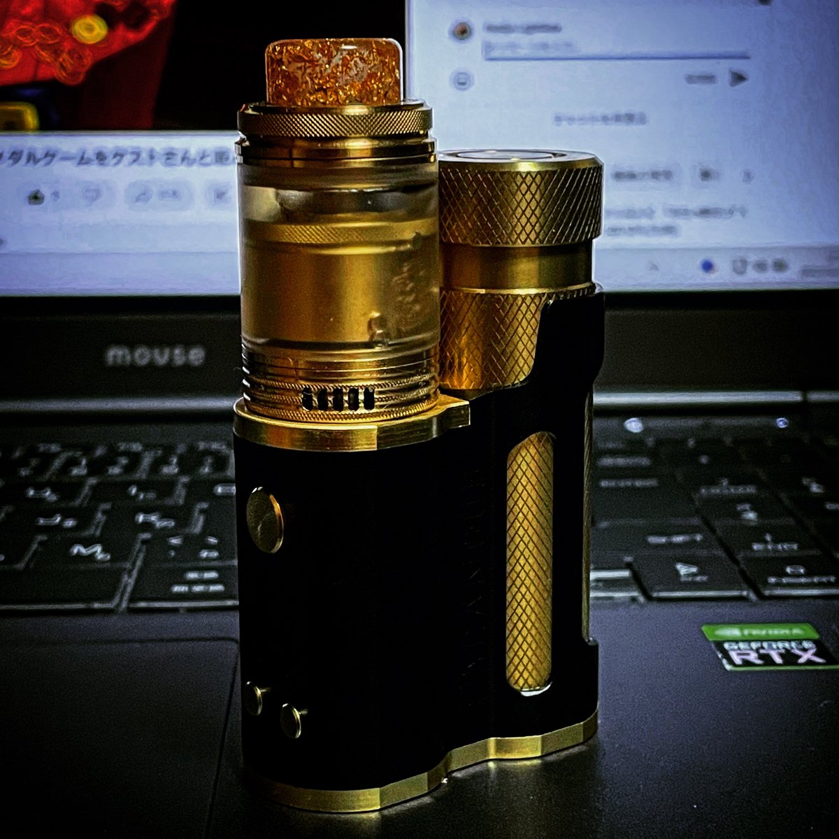 Rakumaru77's tweet photo. #vape #wotofo #thetrollx #mechlyfe #paramoursbsmod #mechlyfeparamour #flavorkitchen
中途半端に旧いセットアップ。
ちゃんと組むと美味い。 https://t.co/airE7YoRjK