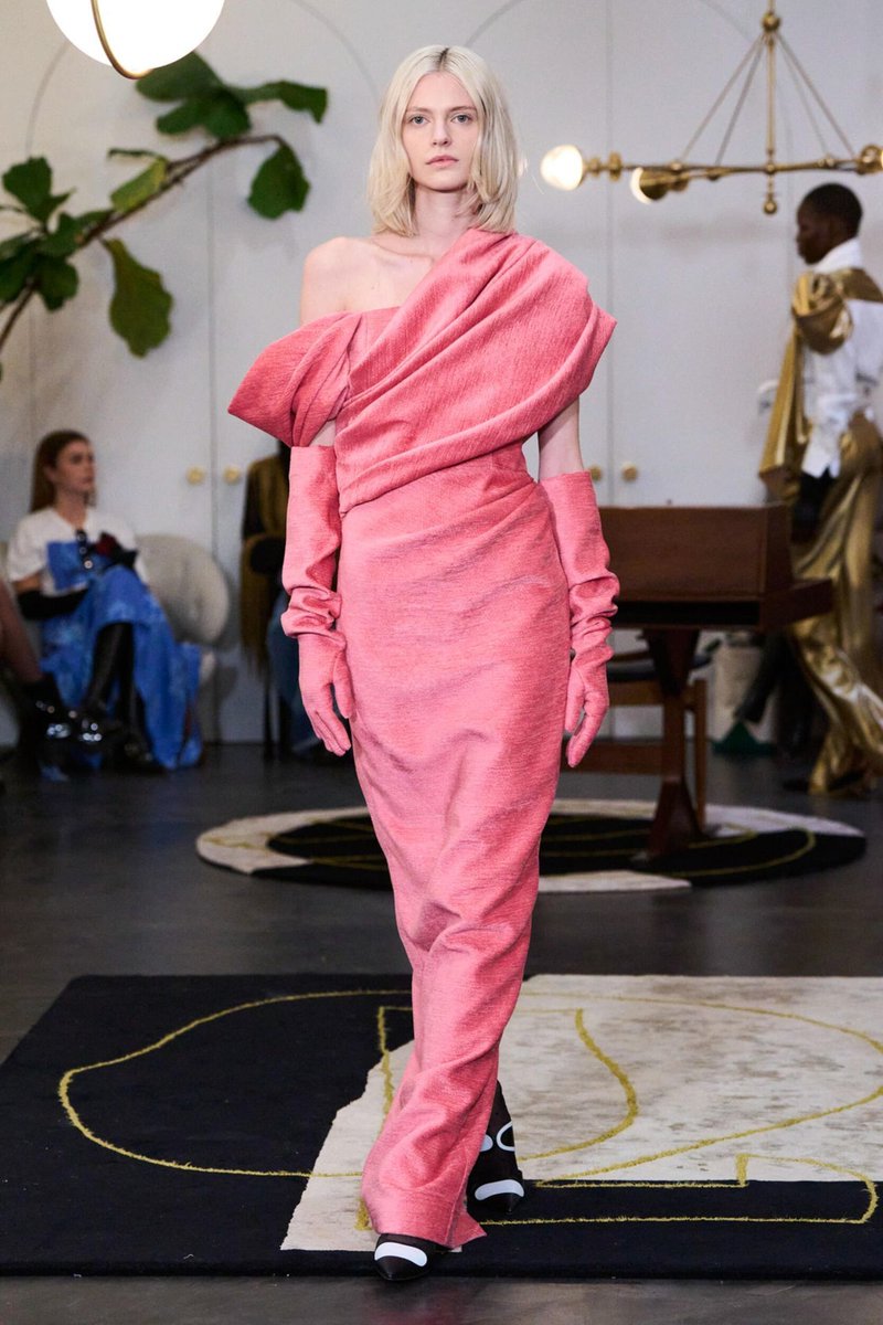 kendam_com's tweet photo. Hellessy Fall Winter 2023-2024 collection fashion show at New York Fashion Week FW23 (February 14, 2023) https://t.co/g5bI78wg2b
#Hellessy #FW23 #Runway #NewYork #FashionWeek #NYFW #Kendam https://t.co/KLFaPthHnZ