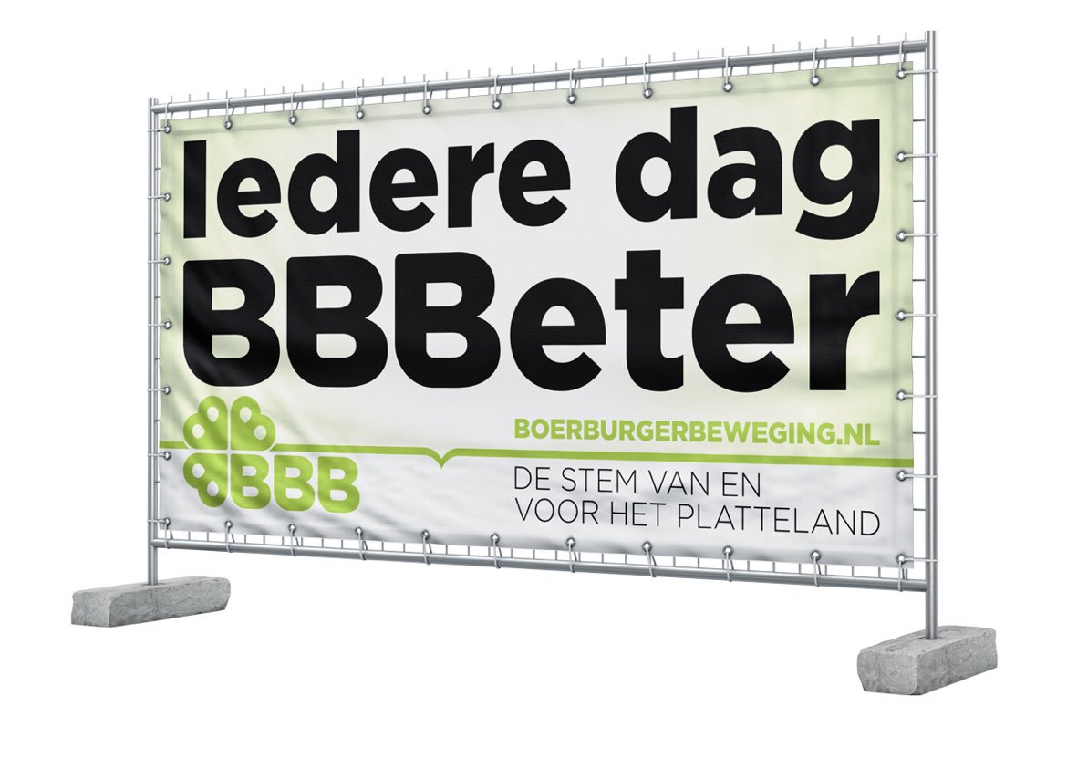 lientje1967's tweet photo. Volgens Niko Koffeman van PvdD heeft BBB “miljoenencampagne” van borden en doeken langs de snelwegen. MILJOENEN. 😂 Beste Niko: die borden en doeken bestellen boeren en stedelingen zélf bij ons. Ook zo’n mooi doek? Kijk hier https://t.co/e4tJgxlzie Dank voor de aandacht Niko! 💪 https://t.co/mQFD5GiNVx