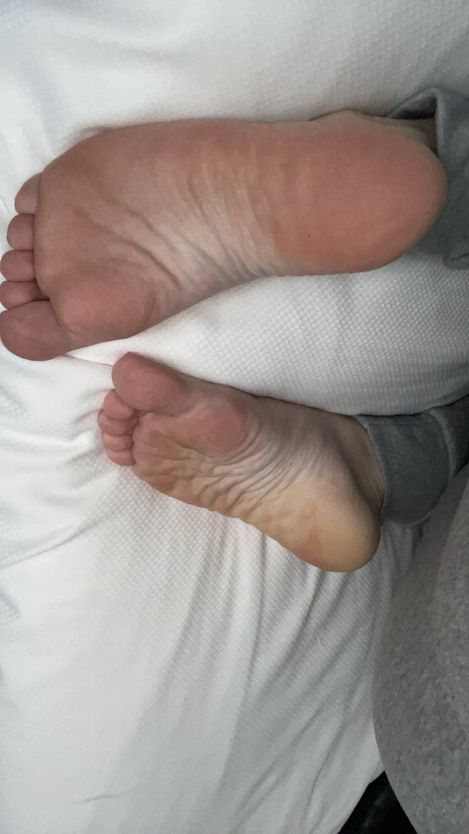 Wiinterjames1's tweet photo. Dm for feet content 👣💅🏼 https://t.co/FUMK0RqqOK