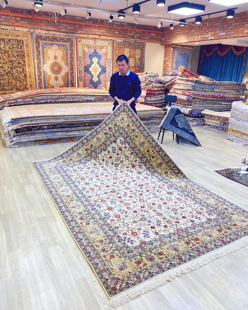 camelcarpet's tweet image. Handmade wool silk carpet to France. #woolsilkcarpet #woolsilkrug