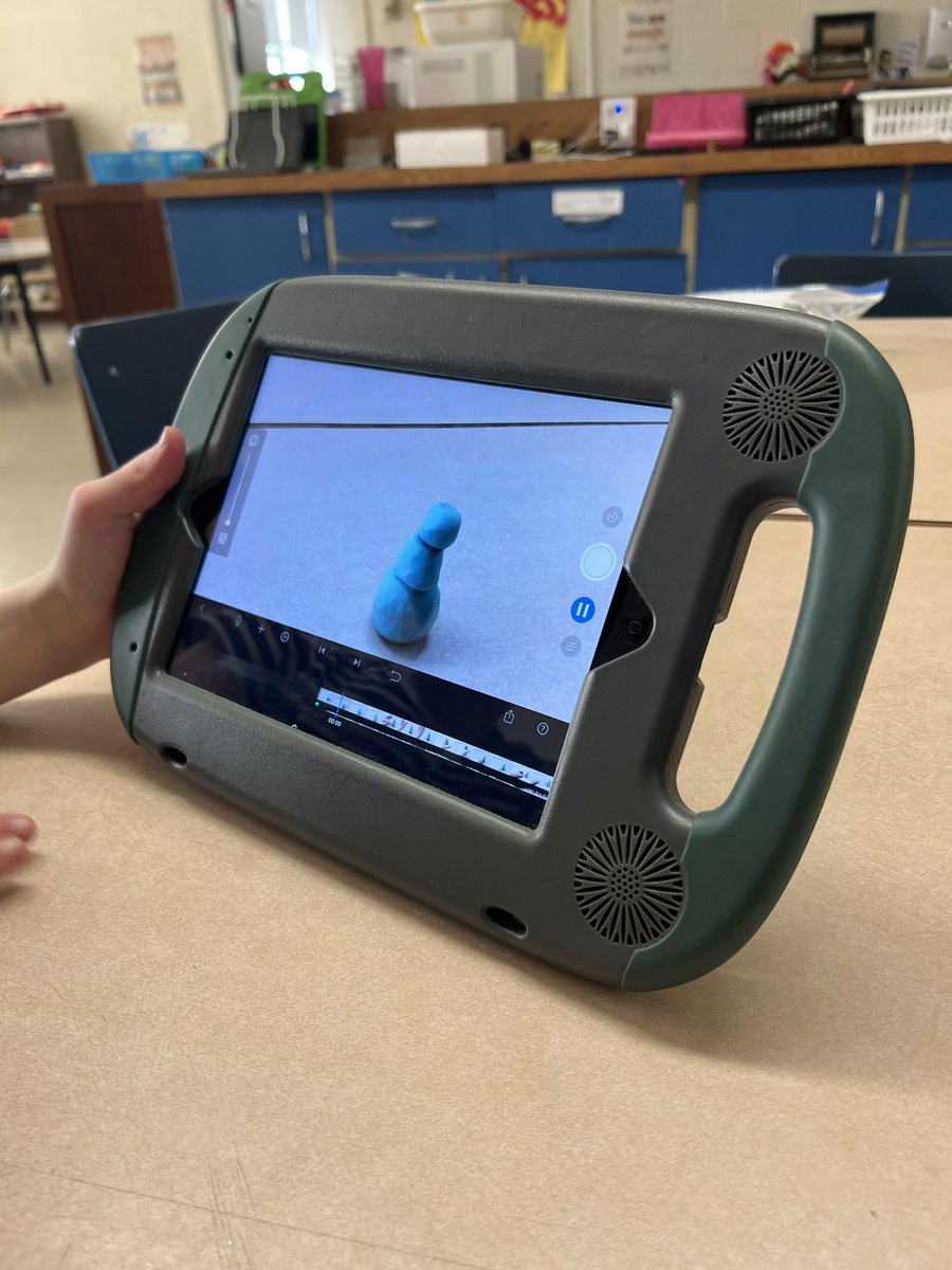 jenfunke's tweet photo. Having some fun with Stop Motion, before we use it in our social group! @Seaside_elem https://t.co/IiHybhAzlC