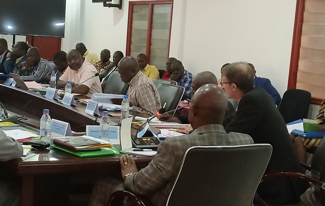 PapeurCar's tweet photo. La 3ème Réunion du comité de pilotage du Programme d’Appui à la Promotion de l’Entrepreneuriat en milieu Urbain et Rural, @PAPEUR a lieu aujourd'hui dans la salle de conférence du Ministère de l'Economie, du Plan et de la Coopération Internationale à Bangui. 
@UEenRCA 
@ITCnews https://t.co/jbKhuJD6kz