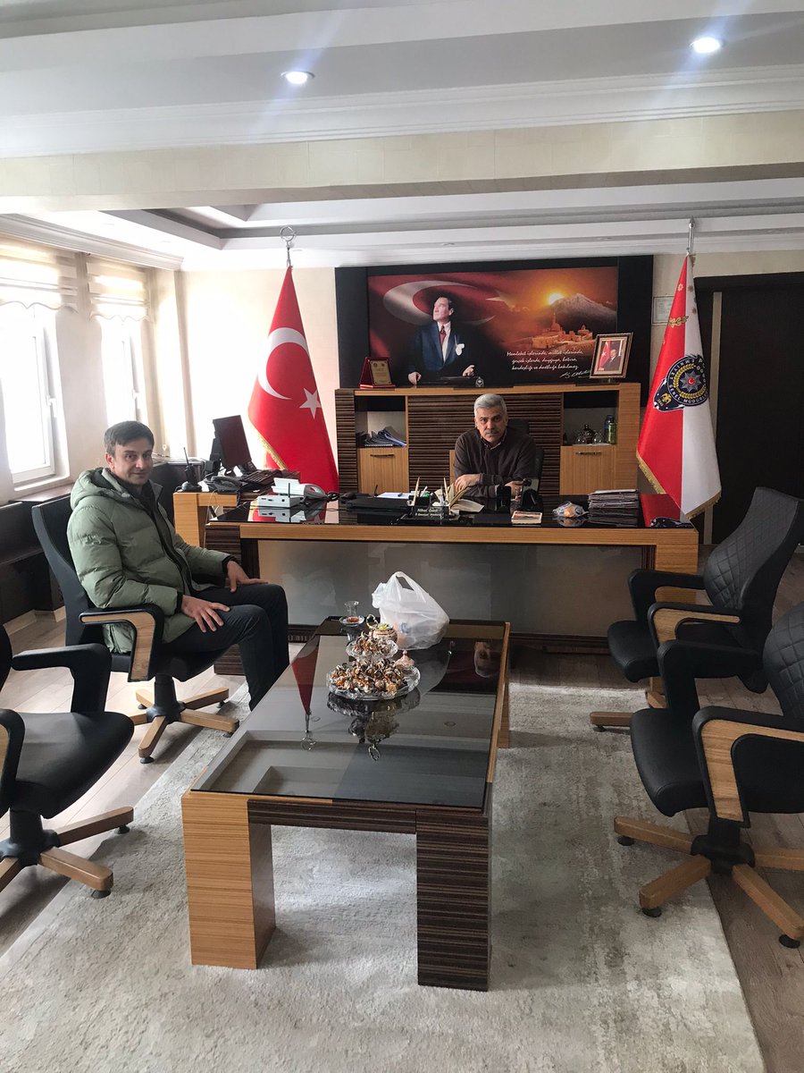 AgriEmniyet's tweet photo. İl Emniyet Müdürümüz Sayın Nihat ÖZEN,
Eleşkirt Mesleki ve Teknik Anadolu Lisesi Müdürü Sayın Baran VURAL' ı makamında kabul etti. https://t.co/H0MPt3aur4